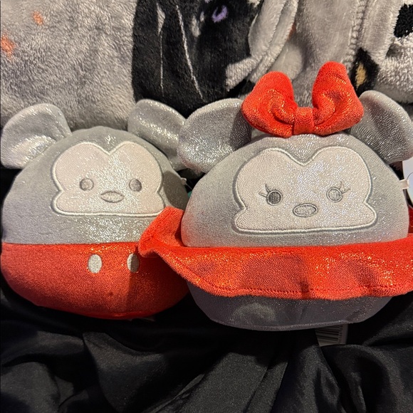 DISNEY 100 SQUISHMALLOWS - Picture 1 of 2